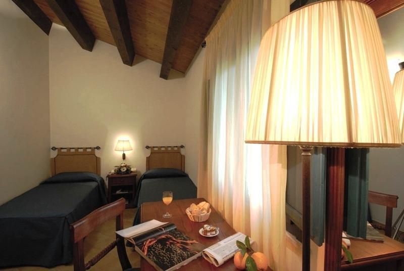 Hotel Relais Angimbe กาลาตาฟีมี ภายนอก รูปภาพ